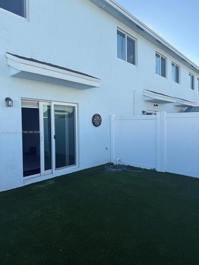 1020 NW 5th Ter, Florida City FL 33034 - Florida City, FL - Photo 2