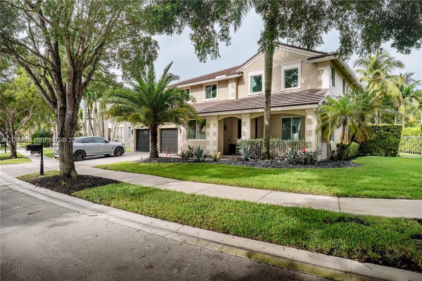 3917 Heron Ridge Ln, Weston FL 33331