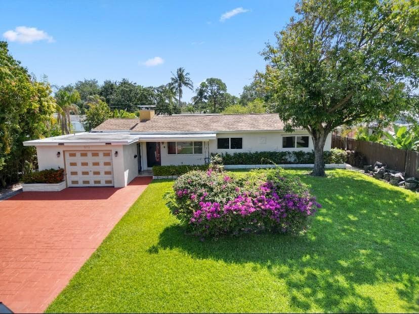 570 SE 2ND Avenue, Pompano Beach FL 33060