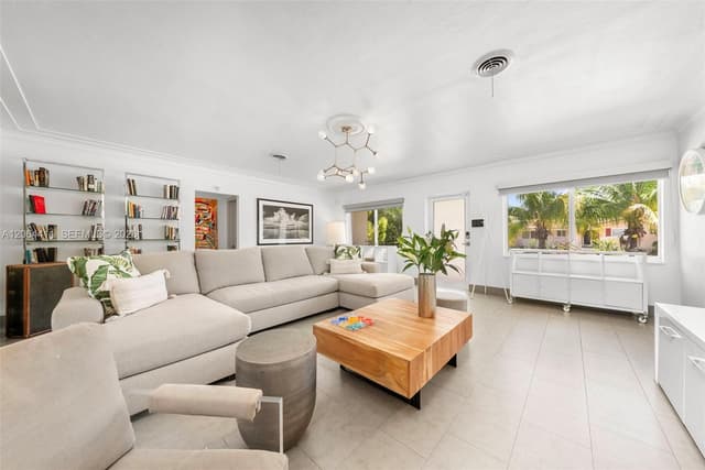 831 NE 109th St, Biscayne Park FL 33161 - Biscayne Park, FL - Photo 7