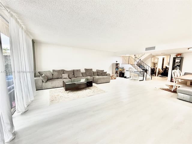 2203 NE 7th St # 14, Hallandale Beach FL 33009 - Hallandale Beach, FL - Photo 6