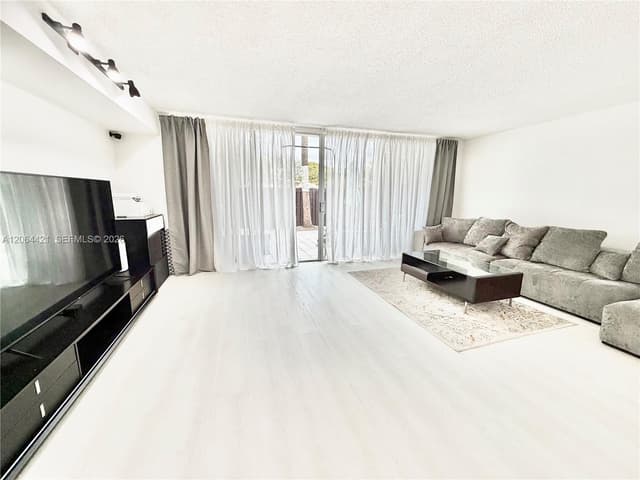 2203 NE 7th St # 14, Hallandale Beach FL 33009 - Hallandale Beach, FL - Photo 7
