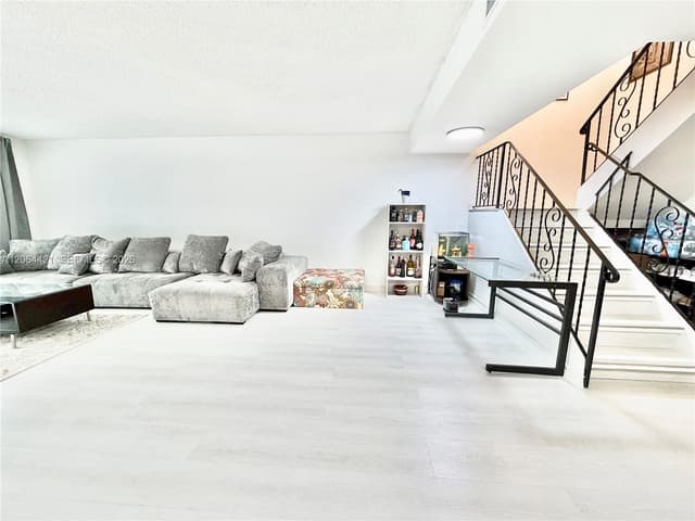 2203 NE 7th St # 14, Hallandale Beach FL 33009 - Hallandale Beach, FL - Photo 3