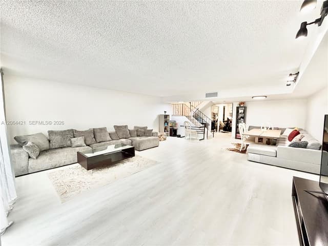 2203 NE 7th St # 14, Hallandale Beach FL 33009 - Hallandale Beach, FL - Photo 5