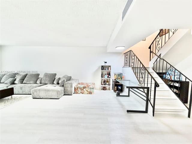 2203 NE 7th St # 14, Hallandale Beach FL 33009 - Hallandale Beach, FL - Photo 4