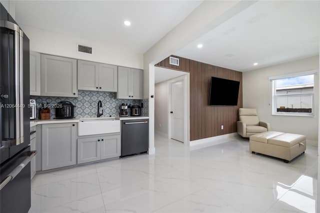 11120 SW 2nd St, Sweetwater FL 33174 - Sweetwater, FL - Photo 6