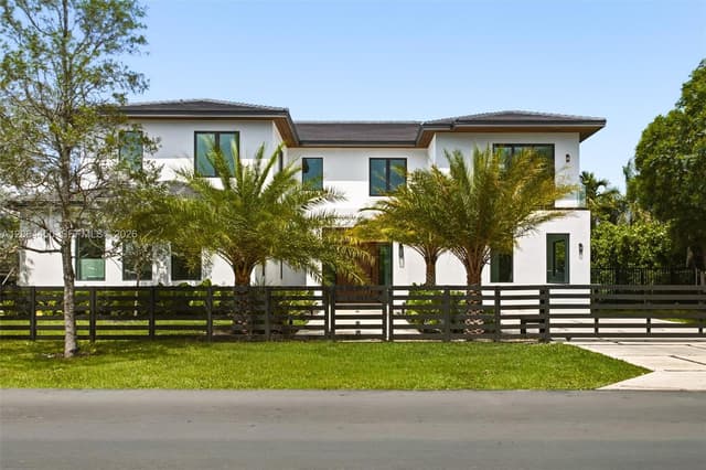 9840 SW 73rd Ct, Pinecrest FL 33156 - Pinecrest, FL - Photo 2