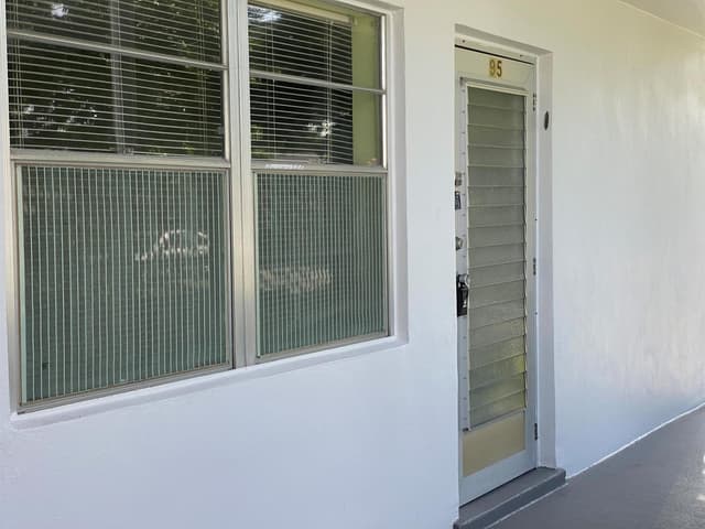 95 CAMBRIDGE E # 95, West Palm Beach FL 33417 - West Palm Beach, FL - Photo 2