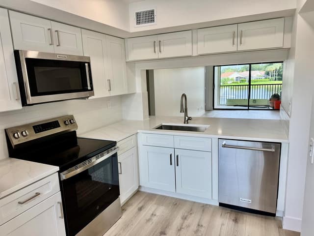 6962 Briarlake Circle # 203, Palm Beach Gardens FL 33418 - Palm Beach Gardens, FL - Photo 6