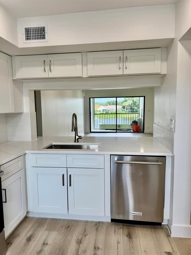 6962 Briarlake Circle # 203, Palm Beach Gardens FL 33418 - Palm Beach Gardens, FL - Photo 5