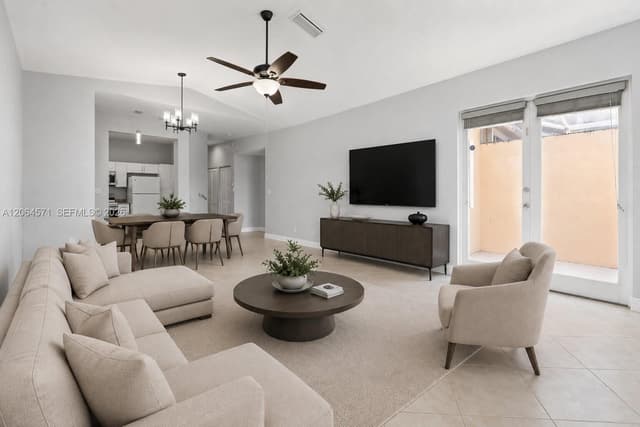 15890 SW 12th St, Pembroke Pines FL 33027 - Pembroke Pines, FL - Photo 5