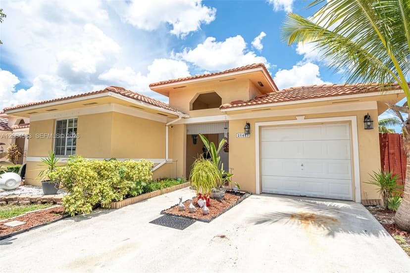 21445 SW 89th Path, Cutler Bay FL 33189