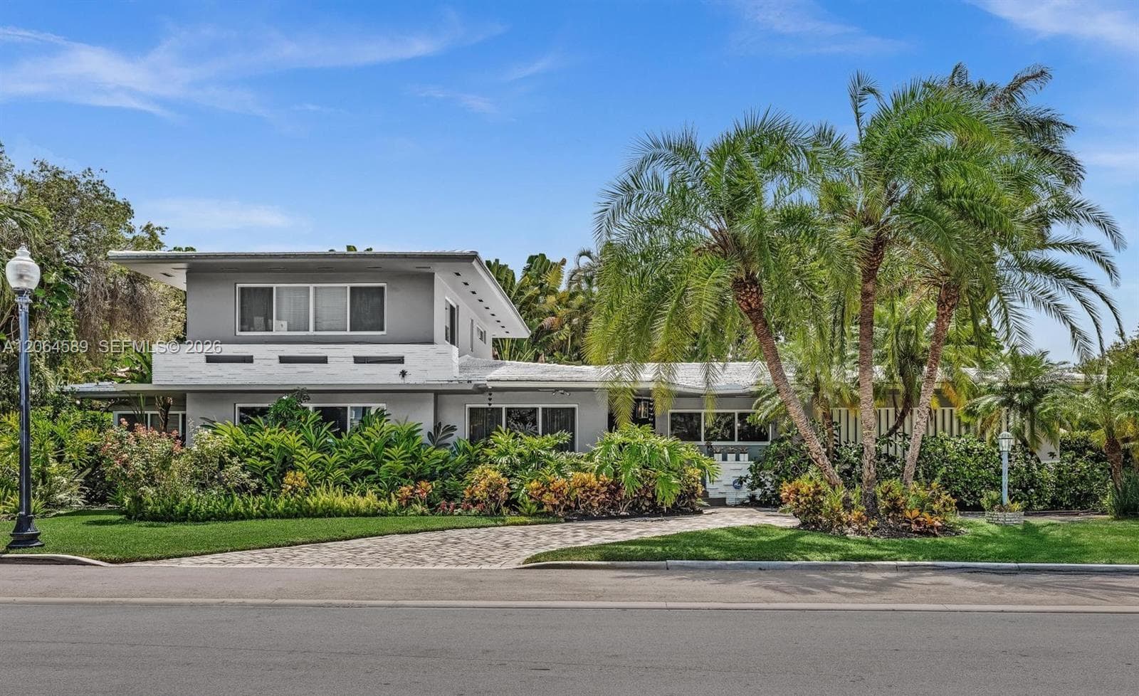9450 E Broadview Dr, Bay Harbor Islands FL 33154 - Bay Harbor Islands, FL - Photo 1