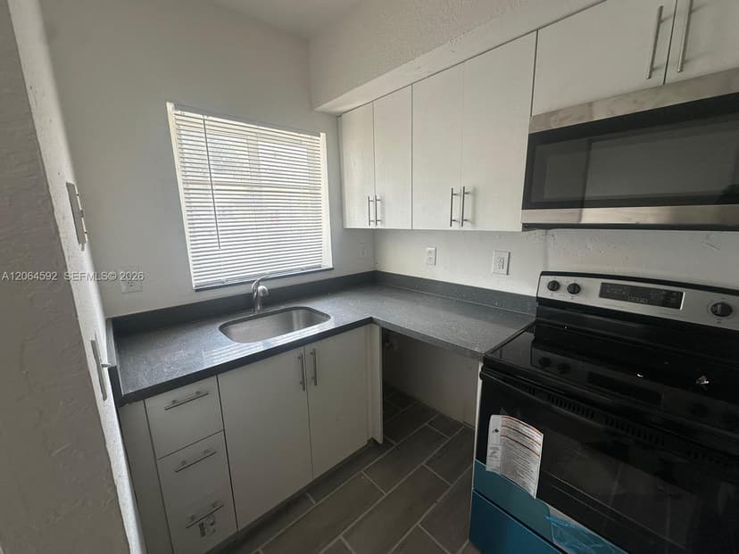 8325 NW 5th Ave # 8325, Miami FL 33150