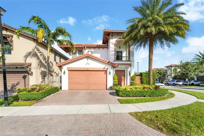 8723 NW 102nd Pl, Doral FL 33178