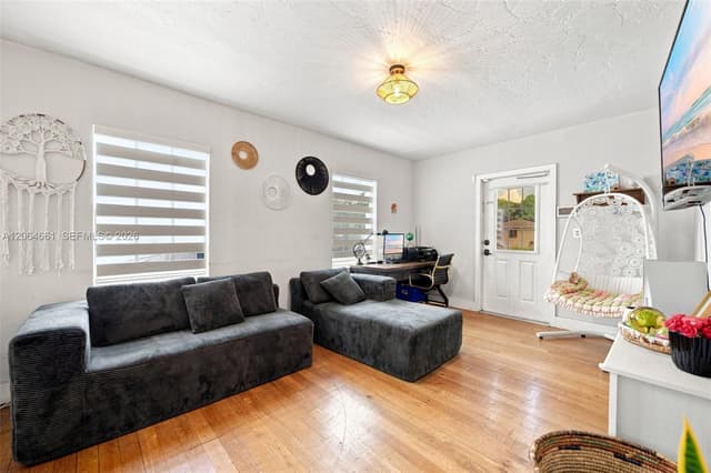 240 Carlisle Dr, Miami Springs FL 33166 - Miami Springs, FL - Photo 4