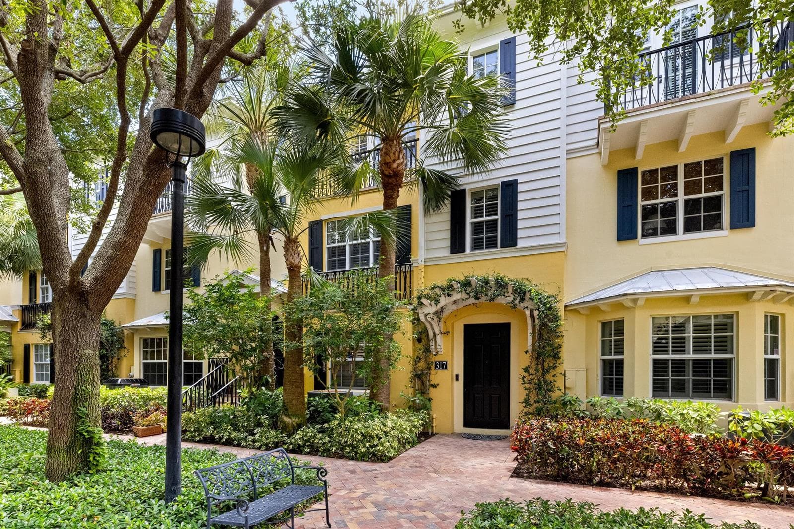 317 S Bromeliad, West Palm Beach FL 33401 - West Palm Beach, FL - Photo 1