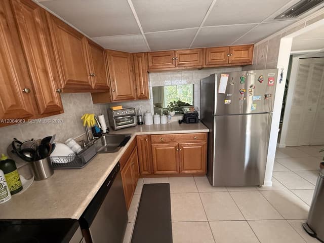 1055 Country Club Dr # 402, Margate FL 33063 - Margate, FL - Photo 6