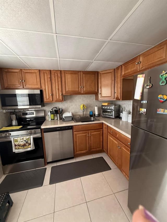 1055 Country Club Dr # 402, Margate FL 33063 - Margate, FL - Photo 7