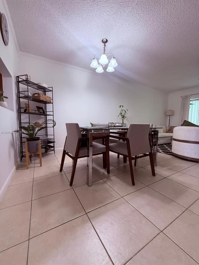 1055 Country Club Dr # 402, Margate FL 33063 - Margate, FL - Photo 4