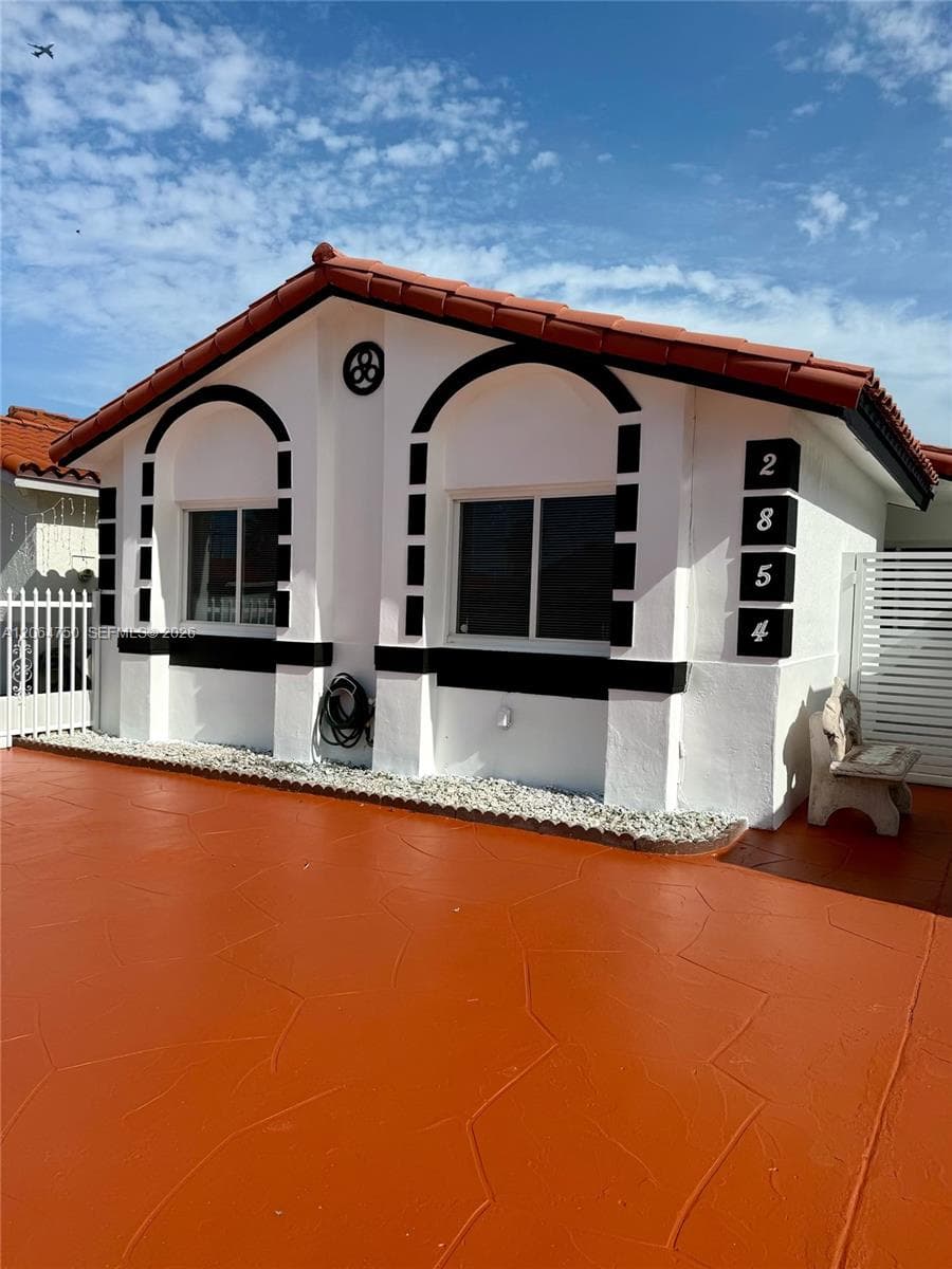 2854 W 75th Ter, Hialeah FL 33018 - Hialeah, FL - Photo 1