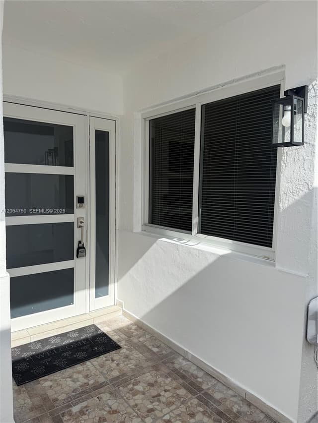2854 W 75th Ter, Hialeah FL 33018 - Hialeah, FL - Photo 4