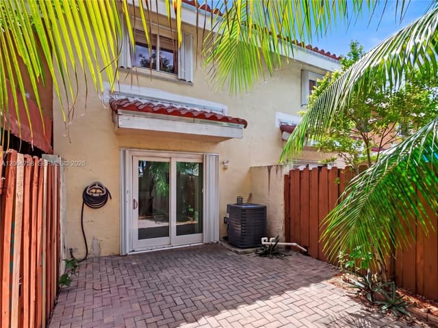 560 NW 82nd Pl # 306, Miami FL 33126 - Miami, FL - Photo 7
