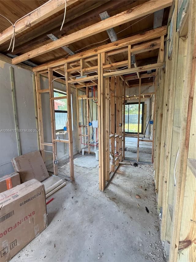 2732 NW 5th St, Pompano Beach FL 33069 - Pompano Beach, FL - Photo 6