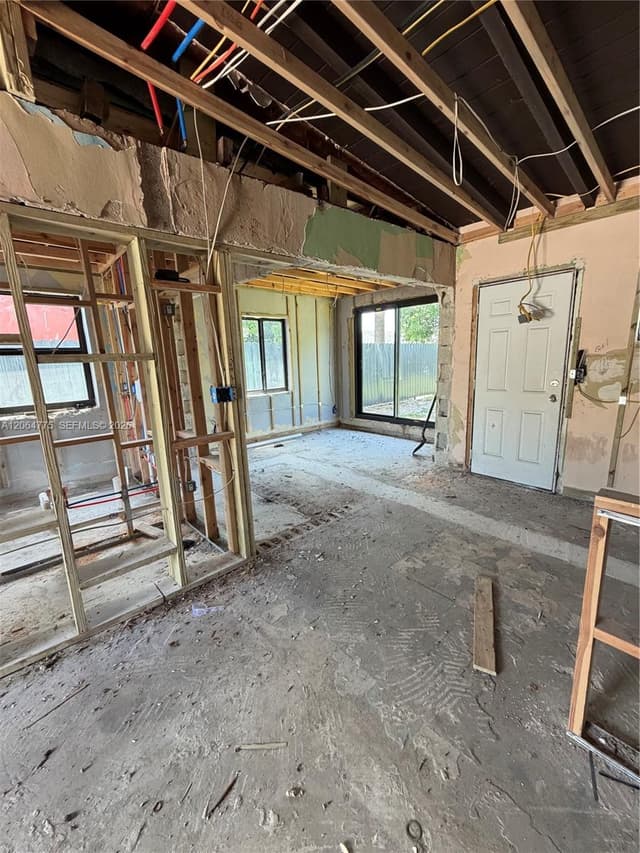 2732 NW 5th St, Pompano Beach FL 33069 - Pompano Beach, FL - Photo 5