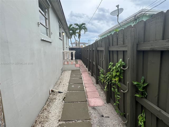 648 E 40th ST, Hialeah FL 33013 - Hialeah, FL - Photo 6