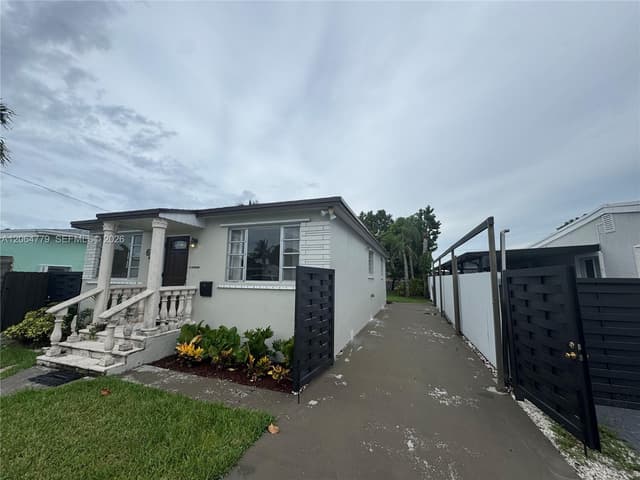 648 E 40th ST, Hialeah FL 33013 - Hialeah, FL - Photo 4