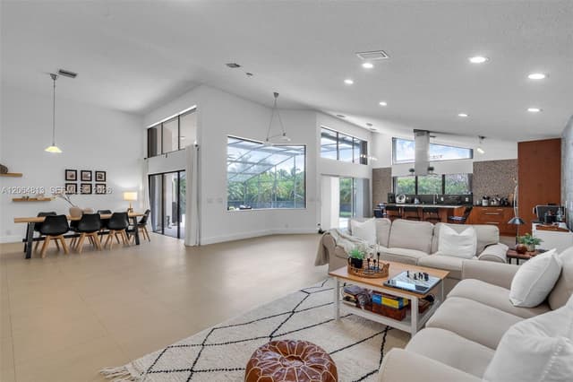 1051 Deerpath Ct, Weston FL 33326 - Weston, FL - Photo 6