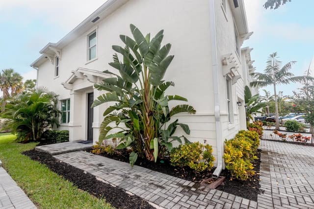 4578 Meyerson Place, Lake Worth FL 33463 - Lake Worth, FL - Photo 2