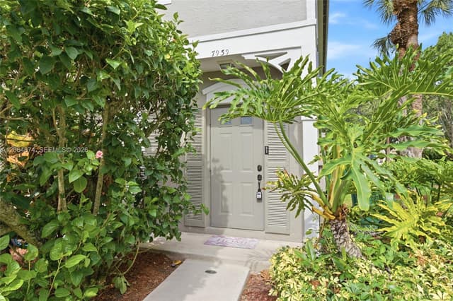 7939 Sanibel Dr, Tamarac FL 33321 - Tamarac, FL - Photo 2