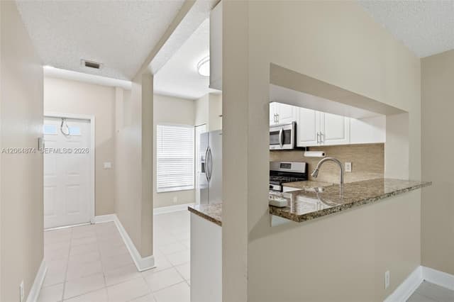 7939 Sanibel Dr, Tamarac FL 33321 - Tamarac, FL - Photo 4