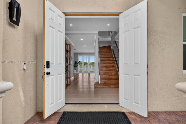 1038 NW Lavender Cir, Weston FL 33327 - Weston, FL - Photo 3