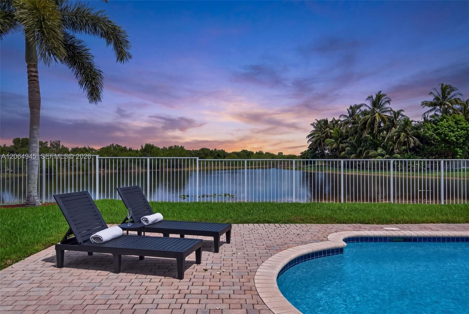 1038 Lavender Cir, Weston FL 33327