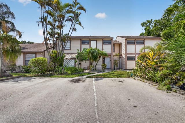 110 SHERWOOD Circle # 4C, Jupiter FL 33458 - Jupiter, FL - Photo 2