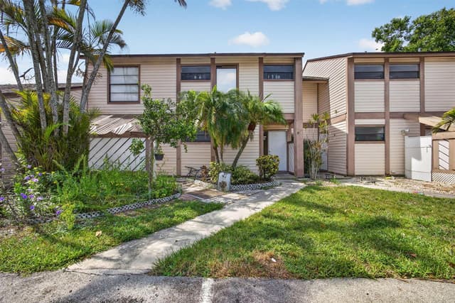 110 SHERWOOD Circle # 4C, Jupiter FL 33458 - Jupiter, FL - Photo 3