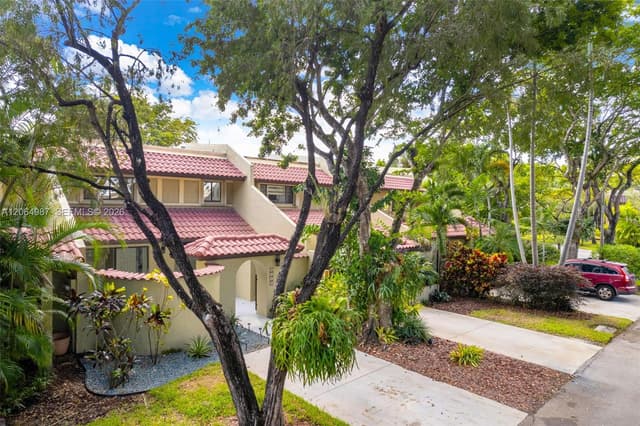 3843 Alcantara Ave # 76B, Doral FL 33178 - Doral, FL - Photo 2