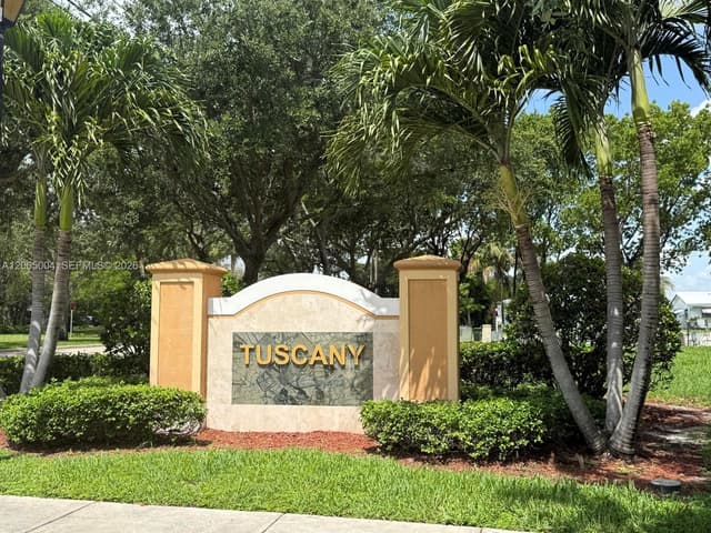 5733 Tuscany Way, Tamarac FL 33321 - Tamarac, FL - Photo 2