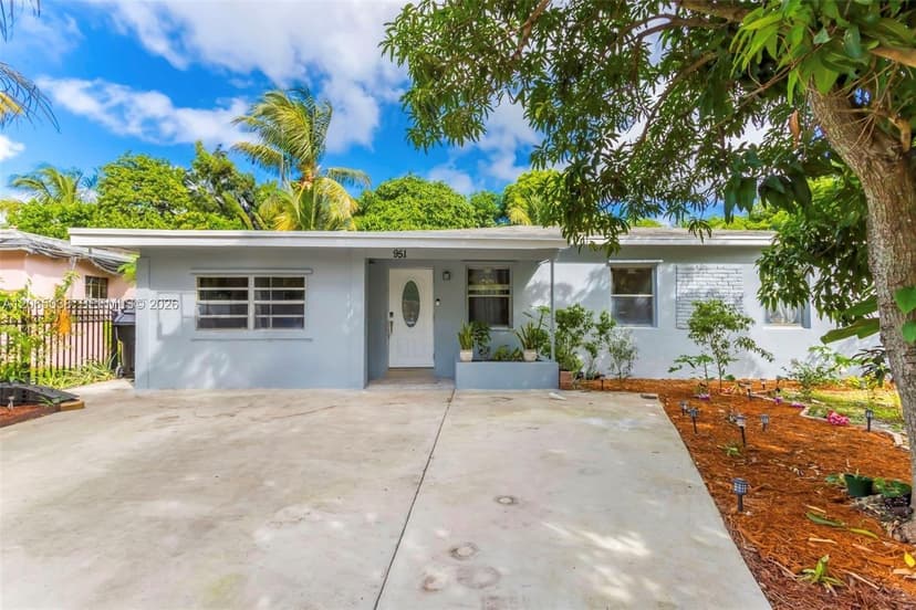 951 NE 157th Ter, North Miami Beach FL 33162