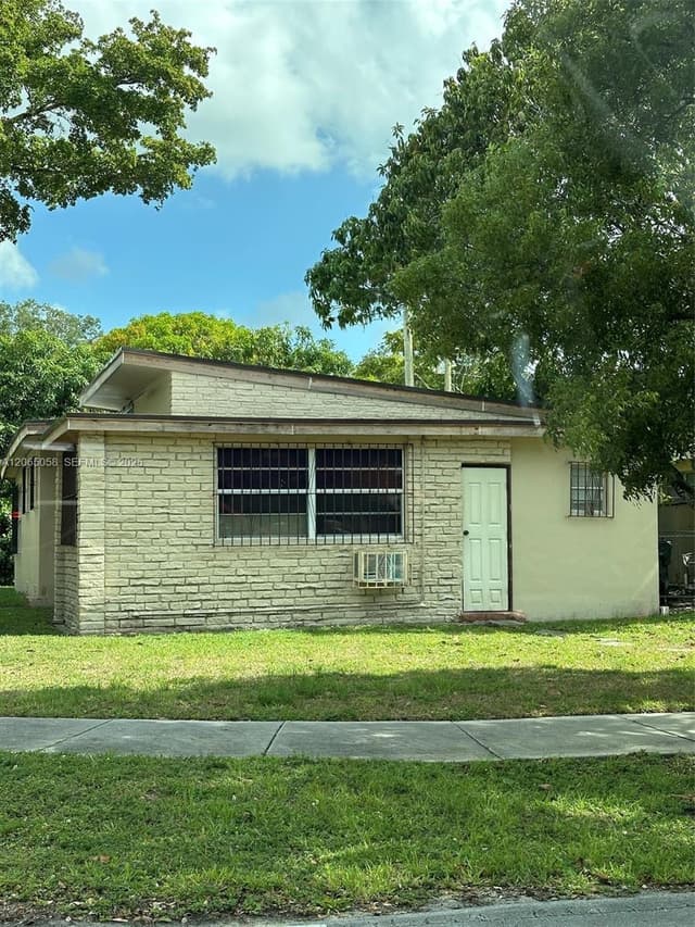 1300 SW 58th Ave, West Miami FL 33144 - West Miami, FL - Photo 4
