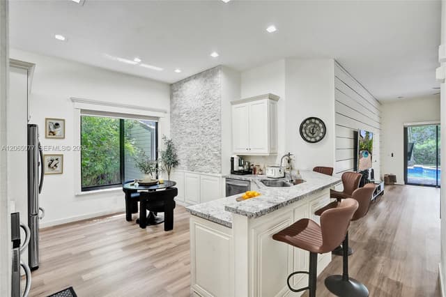 14298 NW 23rd St, Pembroke Pines FL 33028 - Pembroke Pines, FL - Photo 6