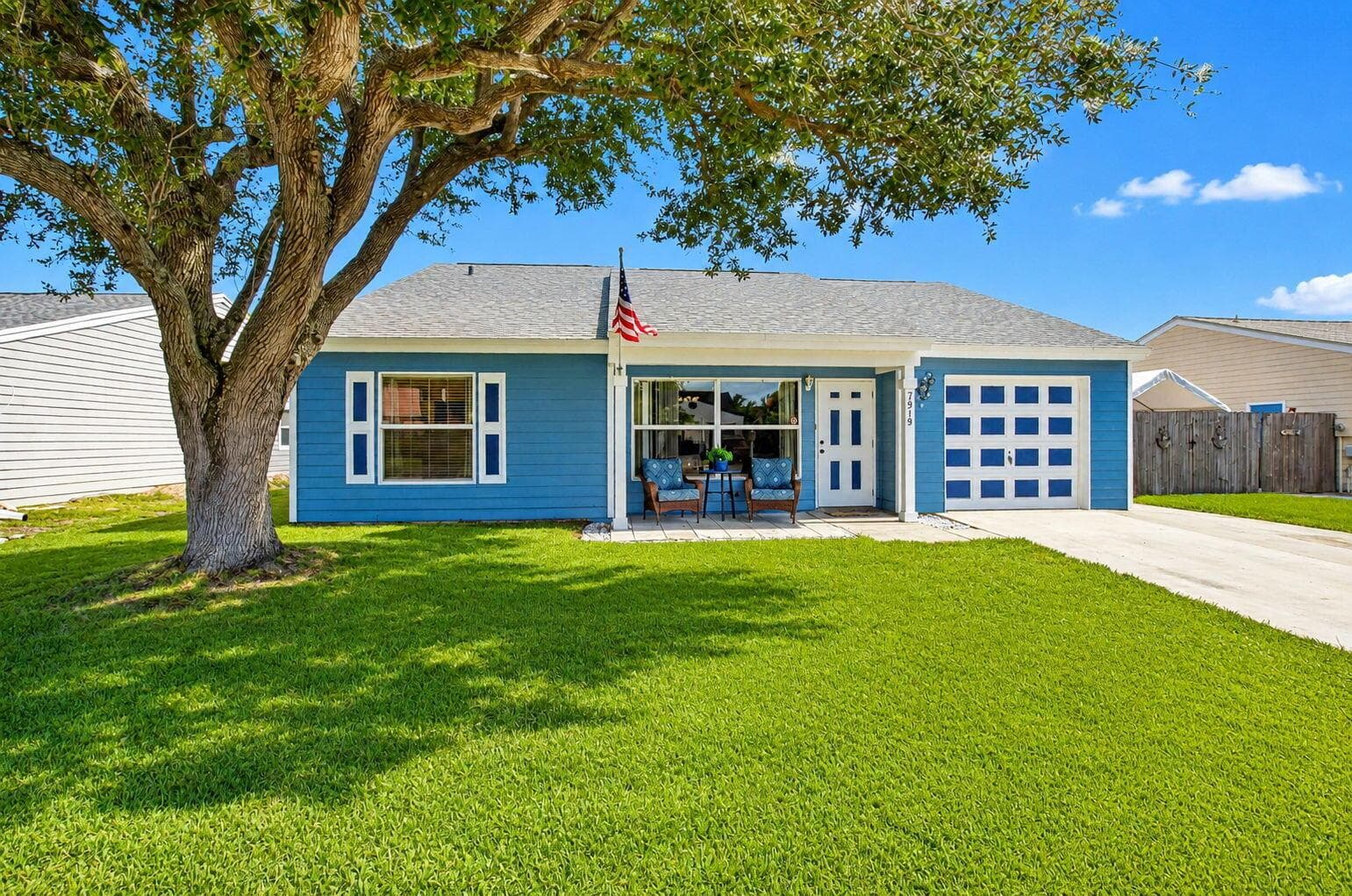 7919 BLAIRWOOD Circle S, Lake Worth FL 33467 - Lake Worth, FL - Photo 1