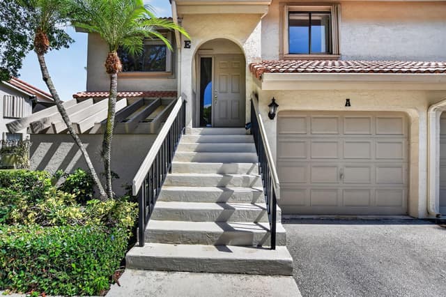 5751 Coach House Circle, Boca Raton FL 33486 - Boca Raton, FL - Photo 7