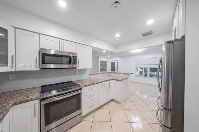 27925 SW 163rd Ave, Homestead FL 33031 - Homestead, FL - Photo 2