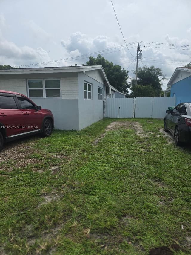 18025 NW 17th Ave, Miami Gardens FL 33056 - Miami Gardens, FL - Photo 5