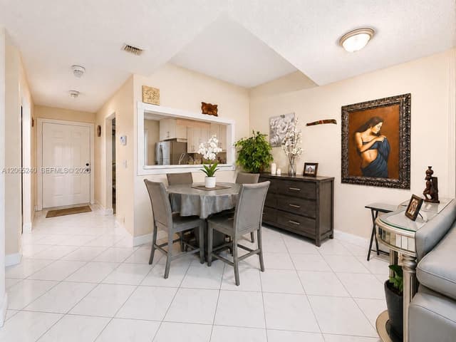 2311 SW 82nd Ter, North Lauderdale FL 33068 - North Lauderdale, FL - Photo 4