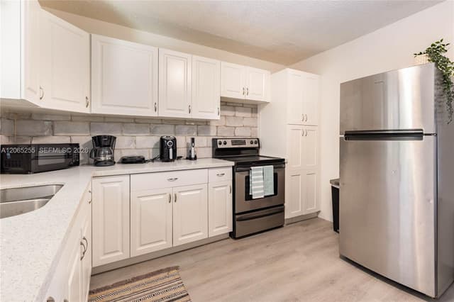 20 SE 13th Ter, Dania Beach FL 33004 - Dania Beach, FL - Photo 2
